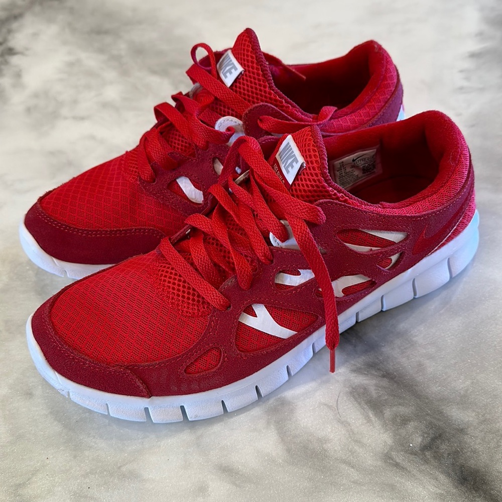 Men’s red Nike free run 2